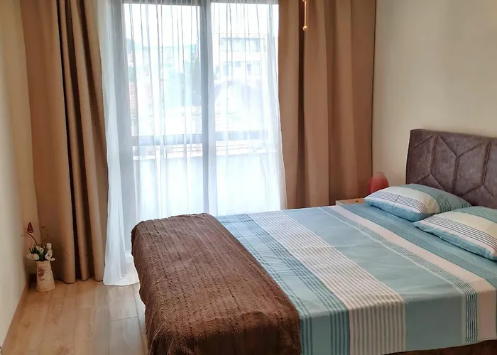 Dani Апартамент *